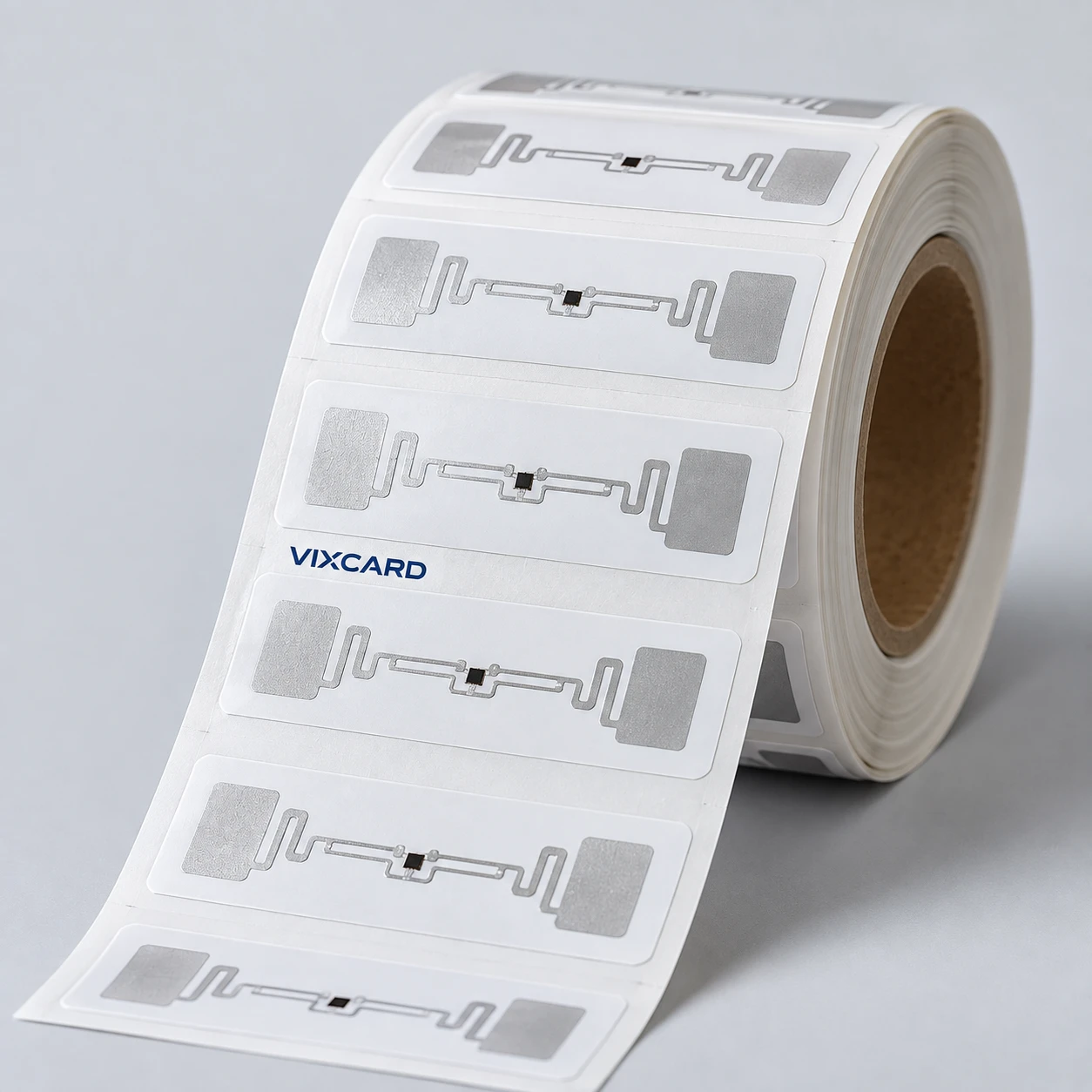 Rolo de etiquetas RFID UHF inlay com antena de alumínio e chip — Vixcard